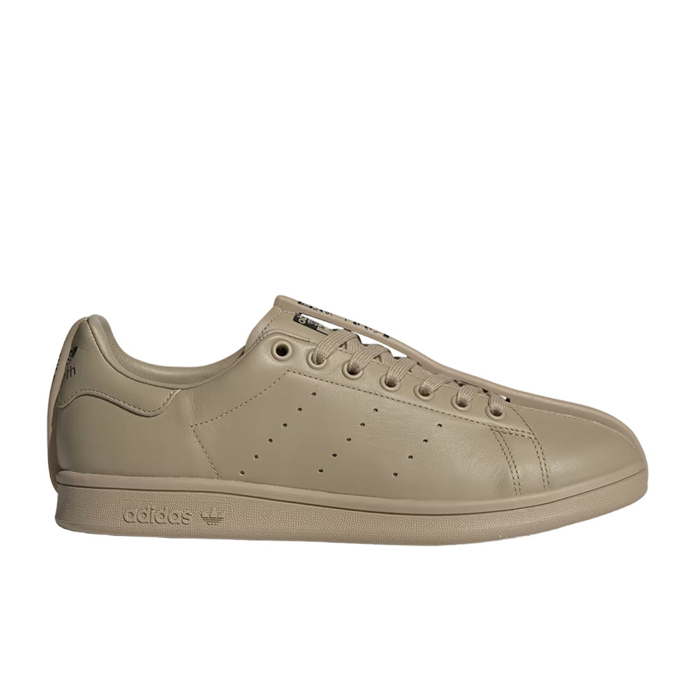 Stan smith hotsell velour beige